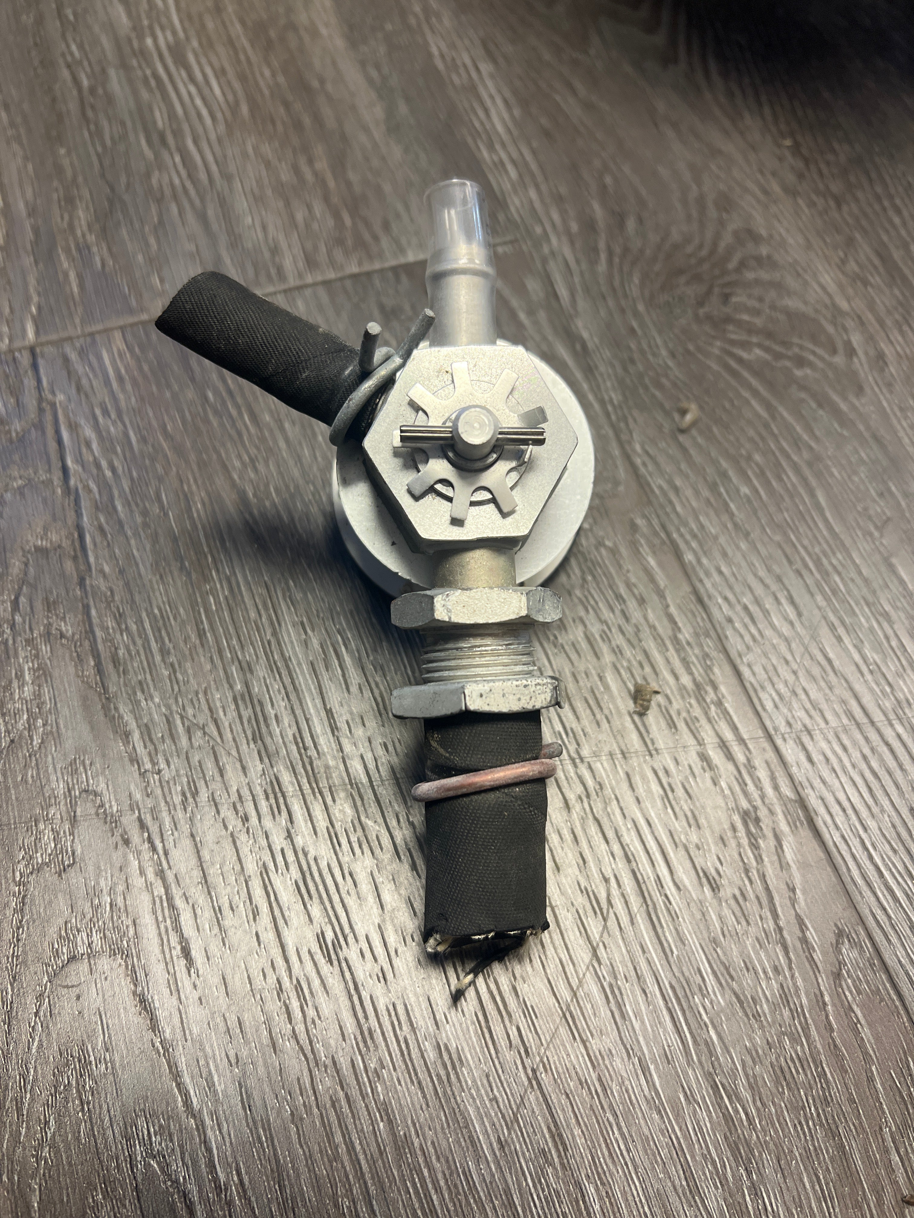 Vacuum Regulator Valve P/N 2H3-12