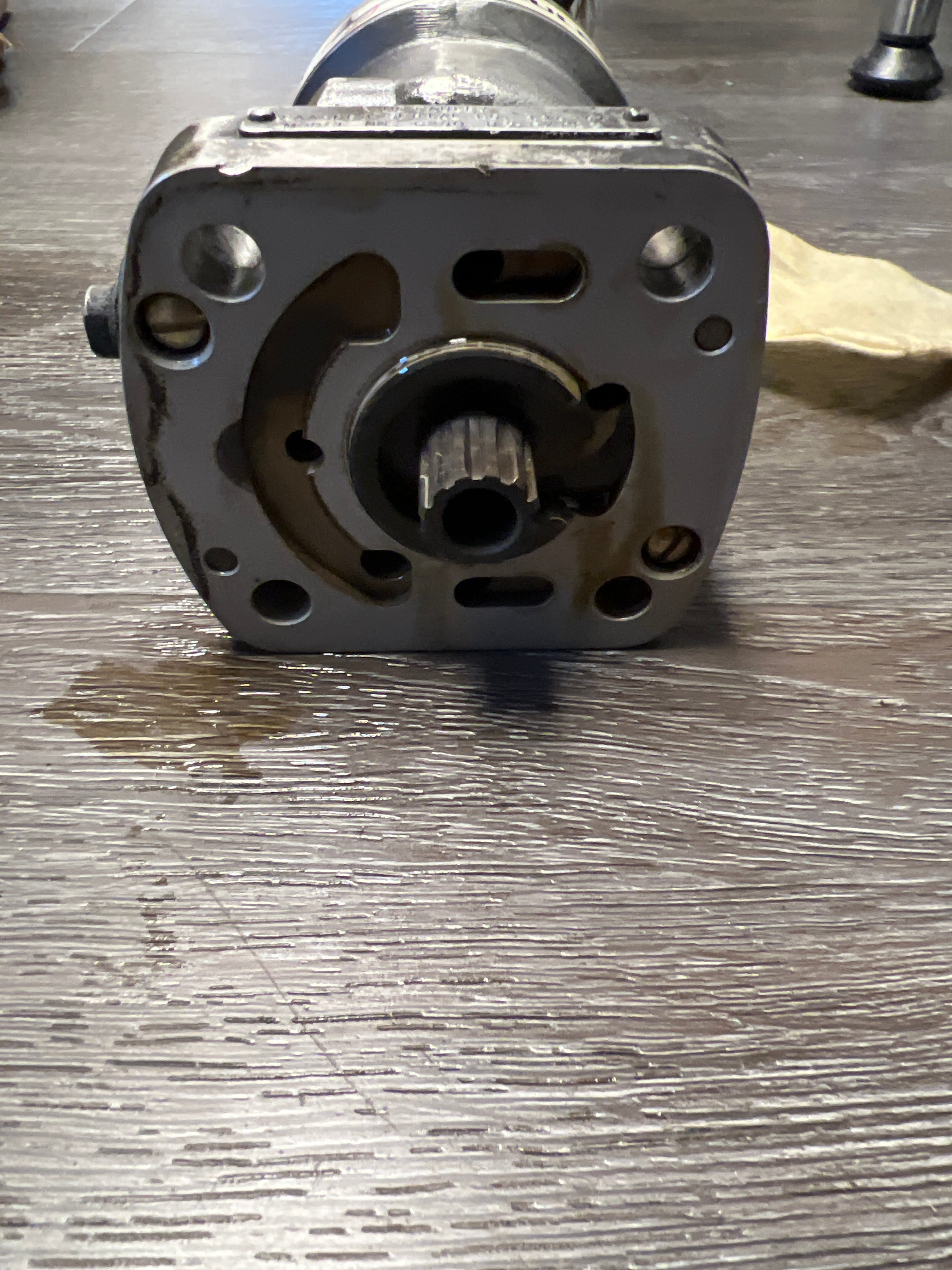 McCauley Propeller Governor P/N C290D3-R-T23
