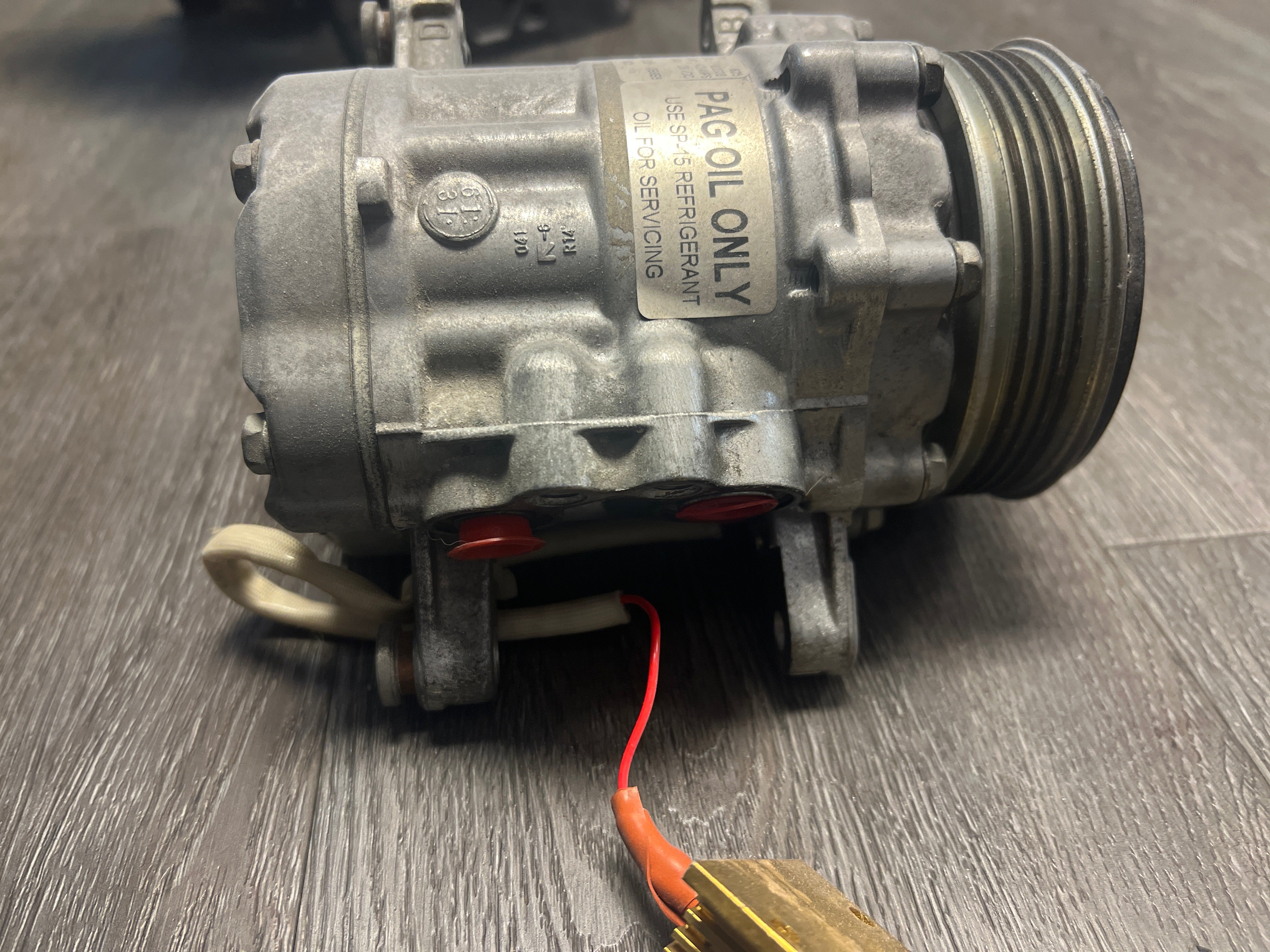 AC Compressor Assy 28V P/N 21119-304