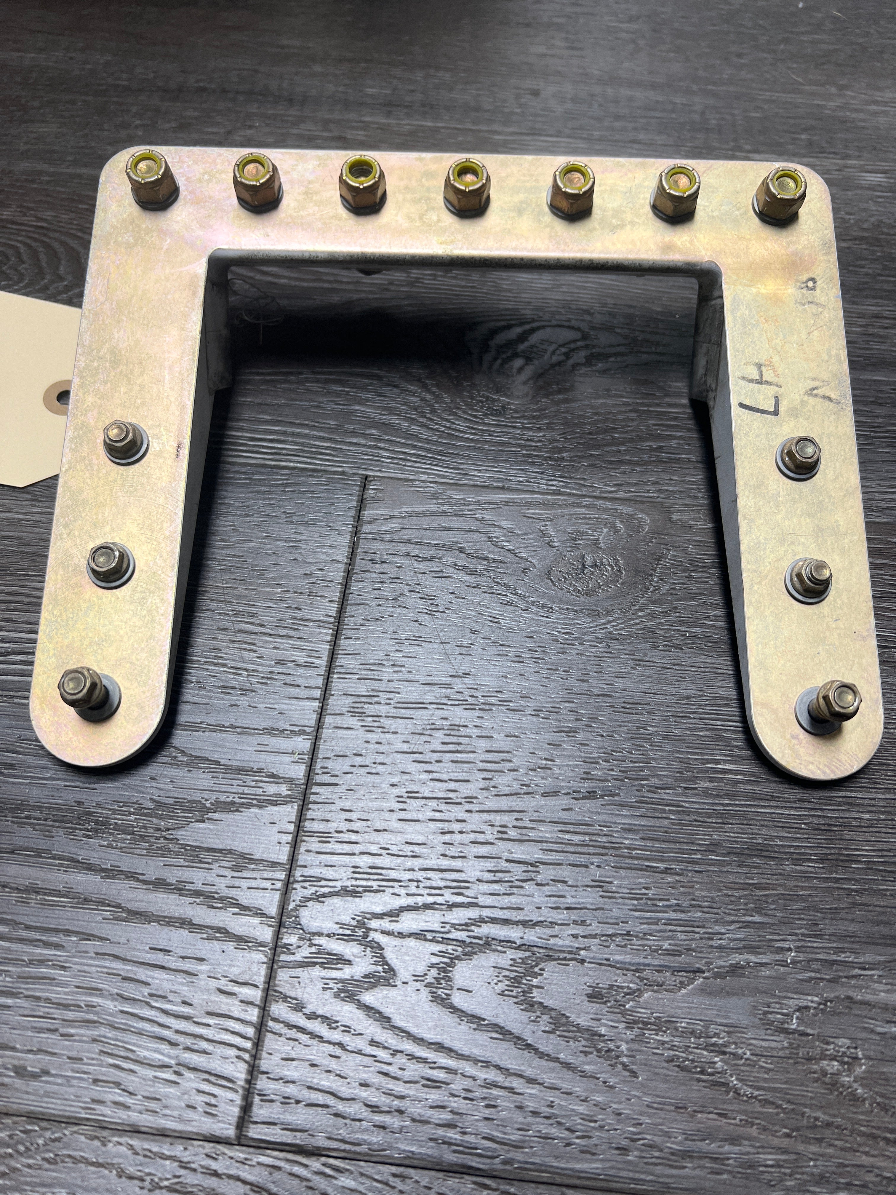 Fitting Lower Attach, MLG. P/N 17185-001