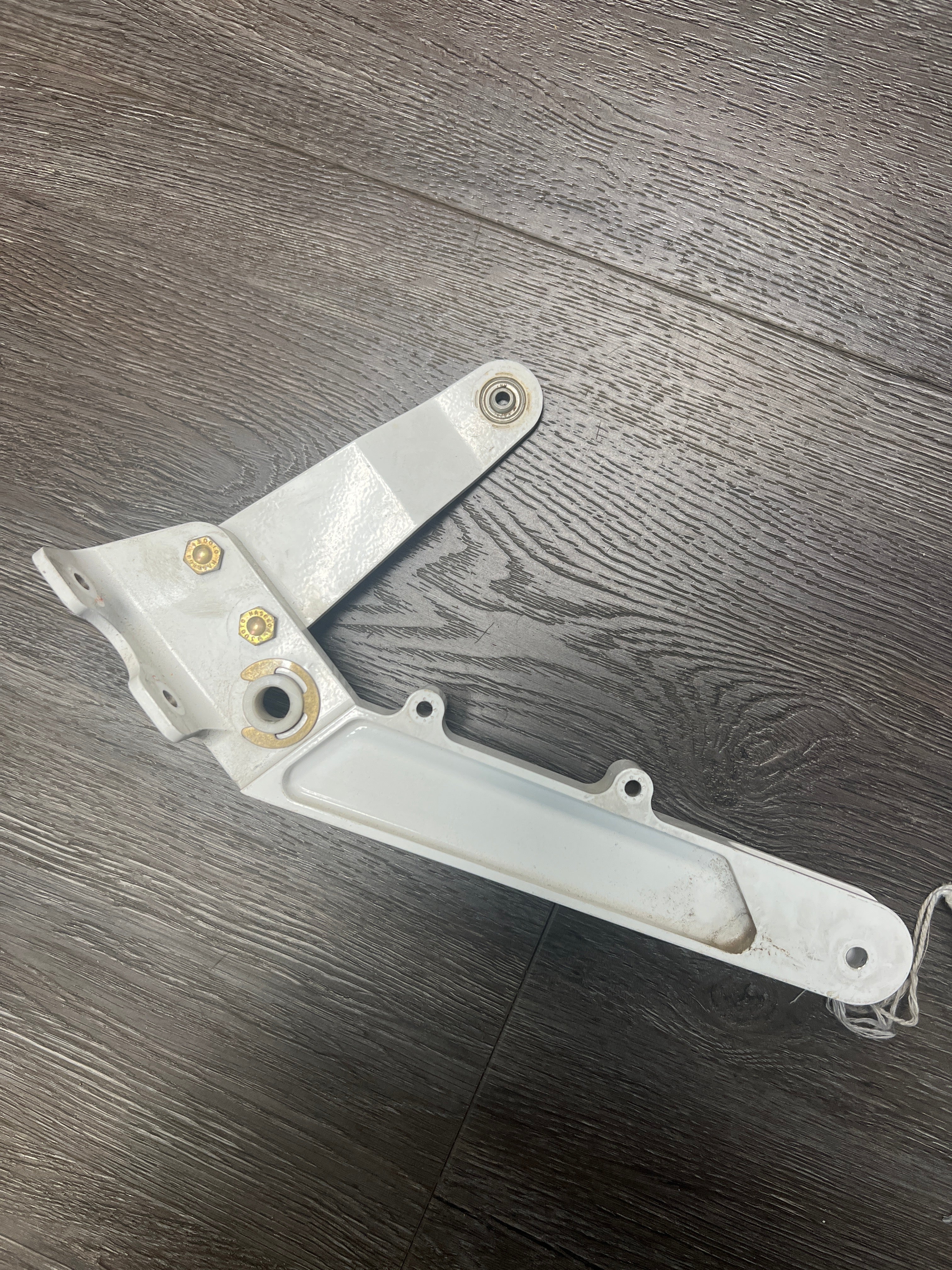 Inboard/Outboard Flap Hinge, P/N 28956-001 & P/N 16818-003.