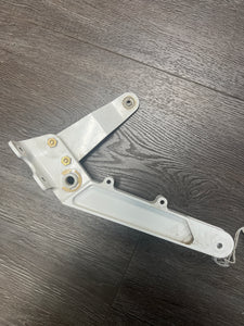 Inboard/Outboard Flap Hinge, P/N 28956-001 & P/N 16818-003.