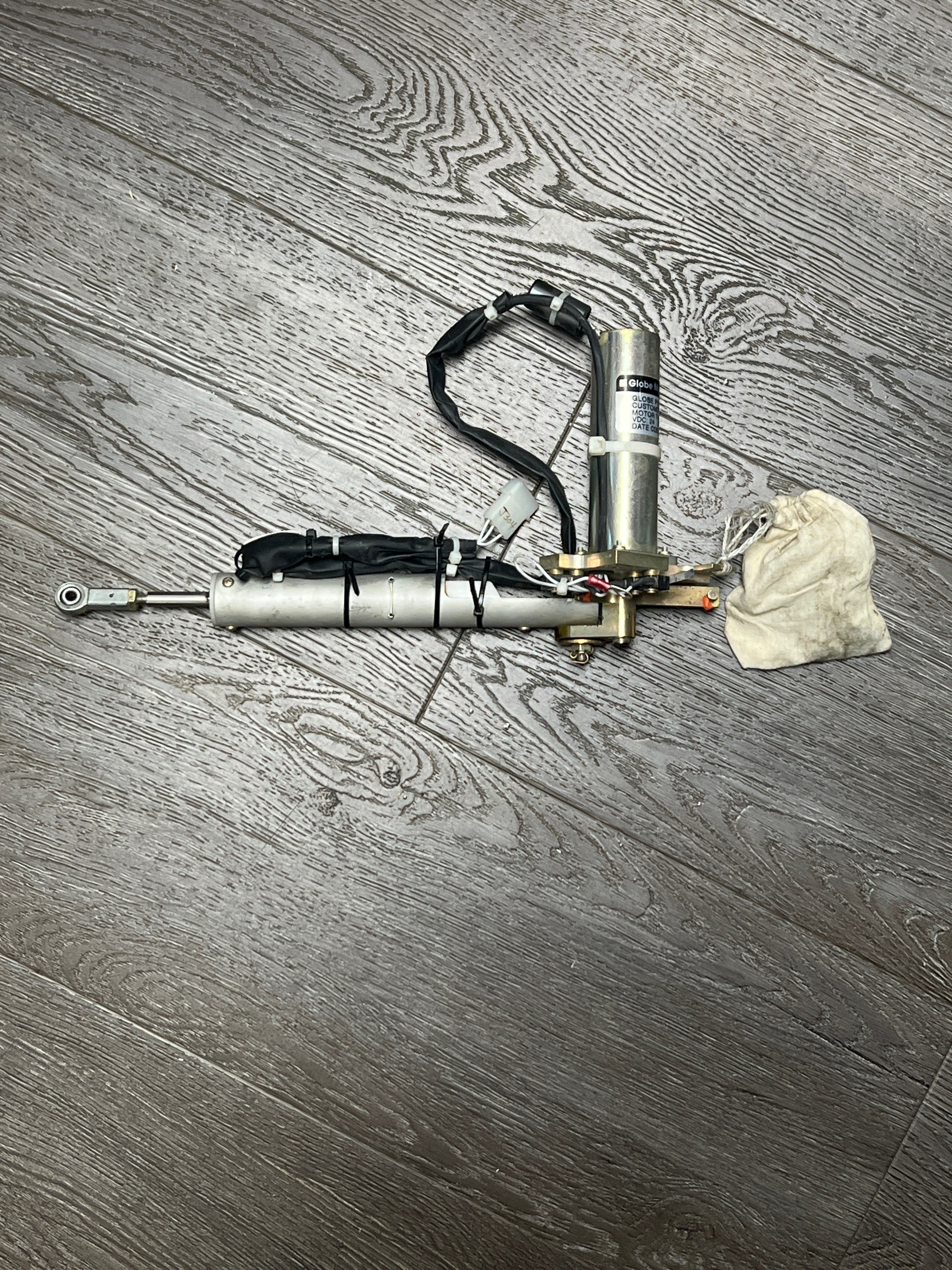 Roll Trim Motor and Spring Cartridge P/N 31461-002 & P/N 15660-001